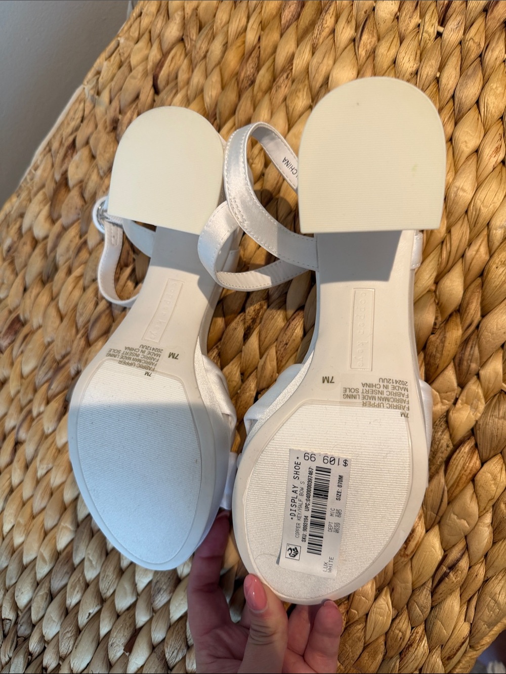 NWT Bridal Chic Satin Bow Strappy Heels - Picture 4 of 4